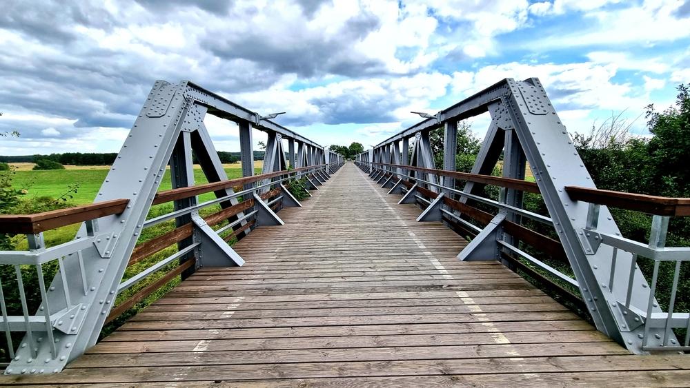 Simple Design Ideas For Pedestrian Bridges